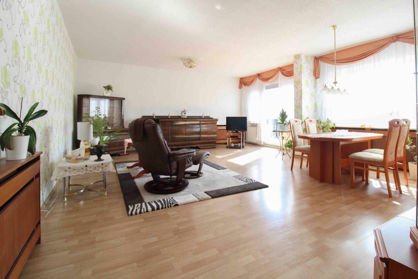 Einfamilienhaus mit Ausbaupotenzial, Garagen und Wintergarten - innenstadtnah – Magdeburg – Vorschaubild 8