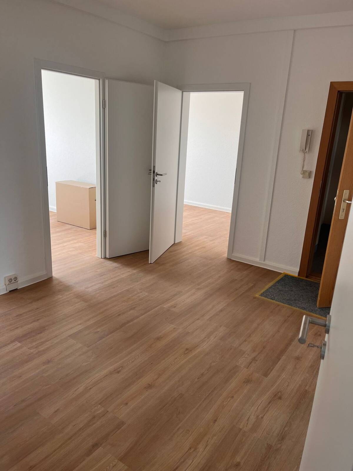 Modernisierte 4-Zimmer-Wohnung im 3. Obergeschoss in Rosenow – 17091 Rosenow – Bild 1 von 9