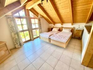 Helle 1 - Zimmer - Dachgeschoß Wohnung – 88161 Lindenberg im Allgäu – Vorschaubild 1