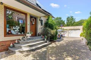 Bremerhaven - Speckenbüttel . Stilvolles Zweifamilienhaus mit Photovoltaikanlage & Wallbox – 27580 Bremerhaven – Vorschaubild 2