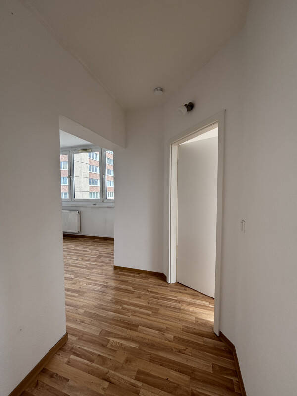 3-Raum-Wohnung mit Einbauküche – Frankfurt (Oder) – Vorschaubild 2