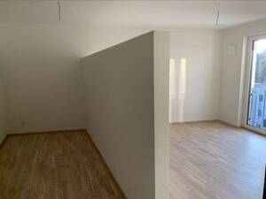Außergewöhnliche Galerie-Wohnung für Individualisten - Ausblick und Marken-Einbauküche inklusive – 90766 Fürth – Vorschaubild 9