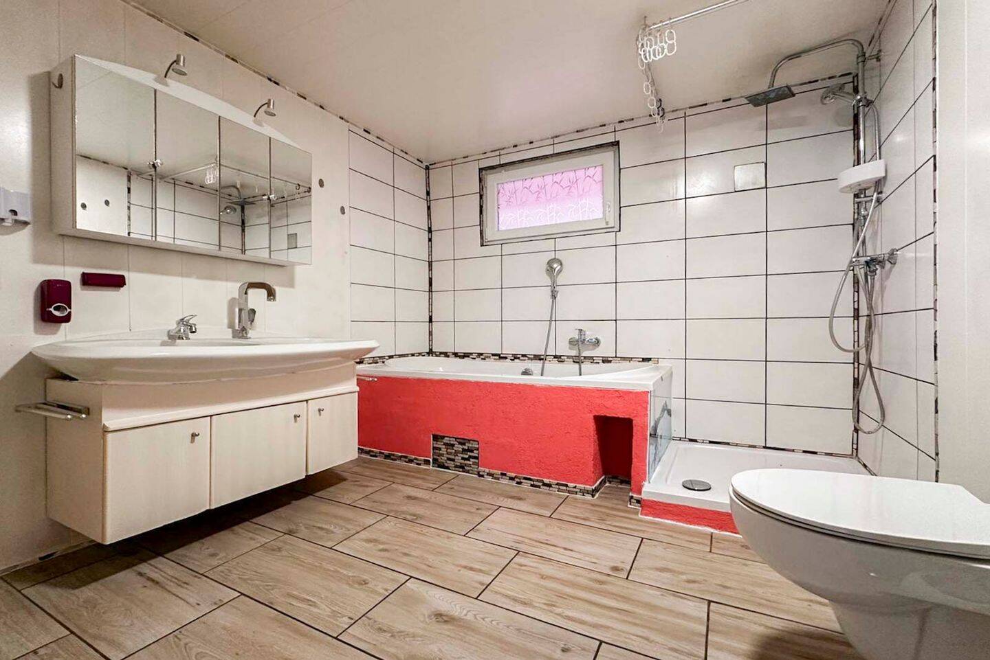Raum für Ideen: Großzügiges Wohnhaus mit Garage, Hof und Scheune – Wilhermsdorf – Vorschaubild 7