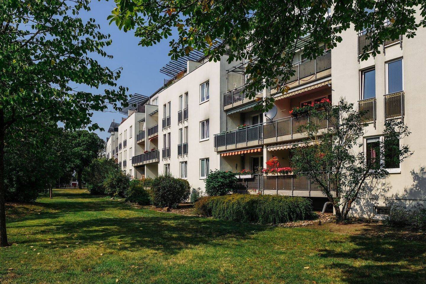 Stadtnahe Wohnung mit Loggia // 3.OG Rechts – Wolfsburg – Vorschaubild 4