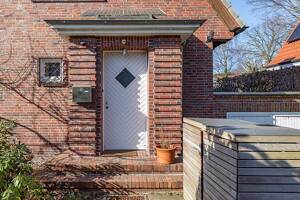 Modernisierte, kleine Rotklinker-Villa: Ihr neues Zuhause in bester Lage! – 22607 Hamburg – Vorschaubild 3