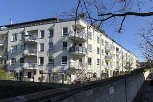Rodenkirchen, Gutgeschnittene vermietete 3-Zimmer-Wohnung nebst Tiefgaragenstellplatz – 50996 Köln – Vorschaubild 1