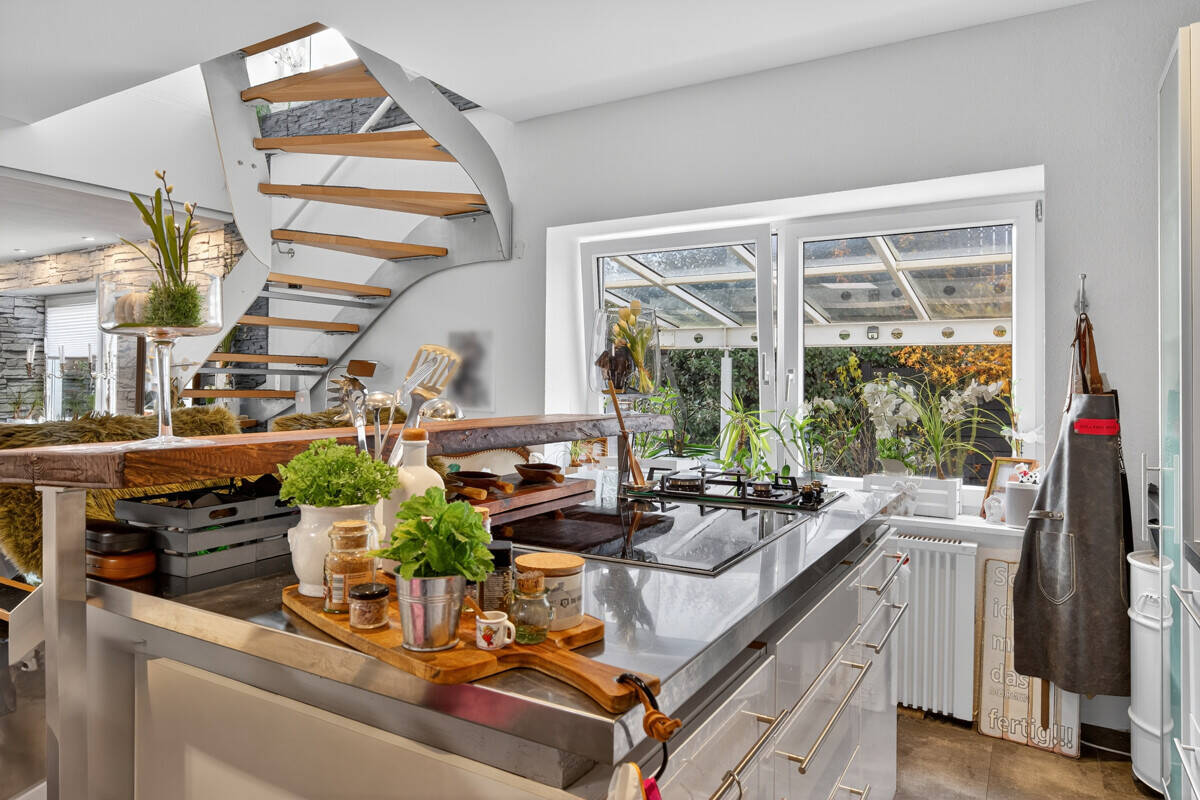 Provisionsfrei: Neuwertiges Einfamilienhaus mit PV-Anlage, Garten und Carports – Bad Herrenalb – Vorschaubild 7