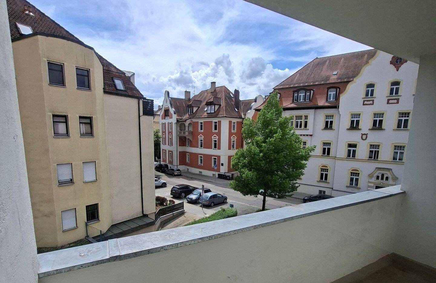 Zentrale 1 Zimmer Wohnung mit Balkon und Küchenzeile – Regensburg – Vorschaubild 4