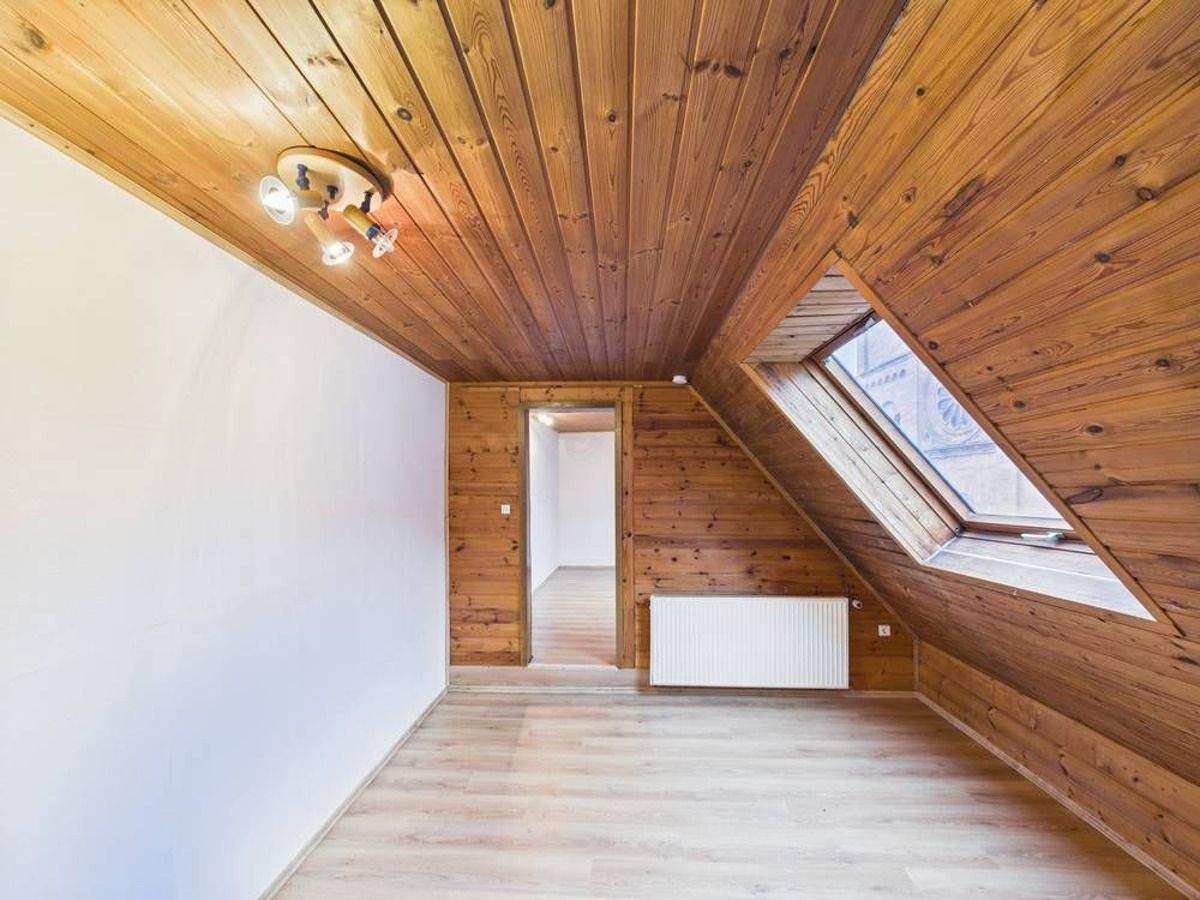 Zentral gelegenes Reihenmittelhaus mit ca. 138 m² Wohnfläche + 68 m² Nutzfläche in Homburg City! – Homburg – Vorschaubild 7
