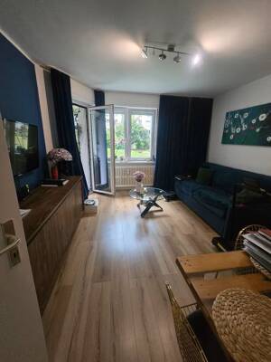 Helle 3-Zimmer-Wohnung mit Loggia in Holsterhausen, Nähe Uniklinikum – 45147 Essen – Vorschaubild 2
