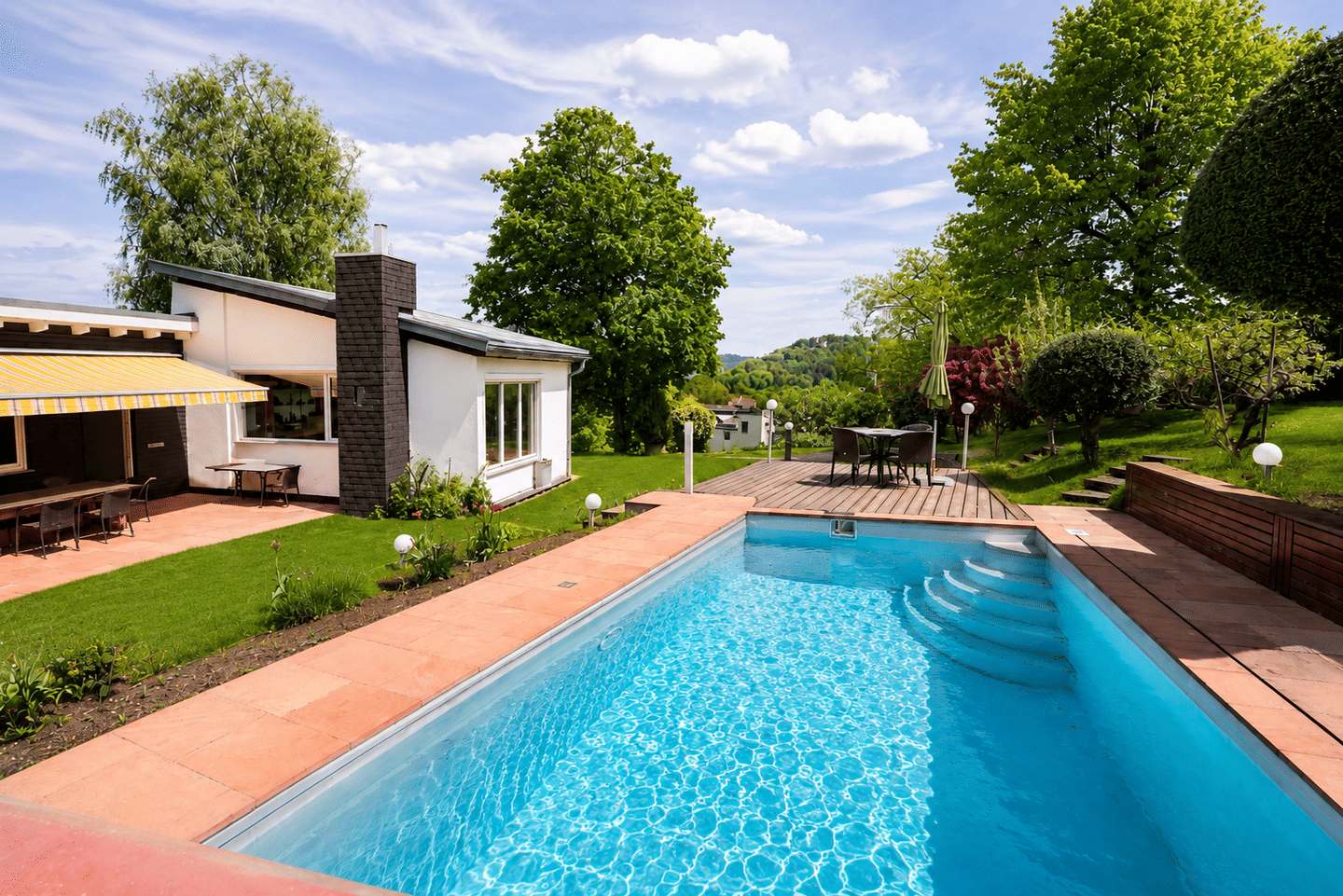 Exklusives Architektenhaus mit Pool, Sauna & traumhaftem Grundstück in ruhiger Lage – Tuttlingen – Vorschaubild 2