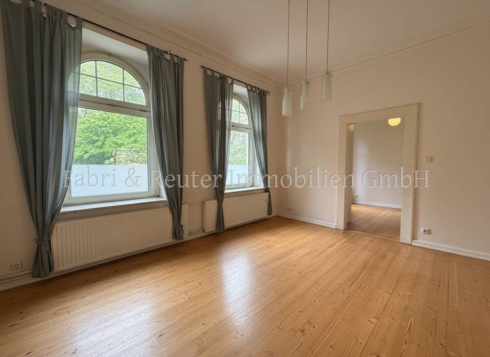 Charmante 3-Zimmer Altbauwohnung im EG von Krefeld nahe Helios-Klinik