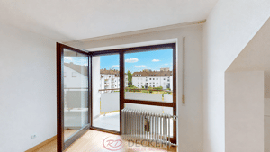 Licht. Raum. Südbalkon. 2 Zimmer DG Wohnung mit Einbauküche ++Decker Immobilien++ – 84478 Waldkraiburg – Vorschaubild 2