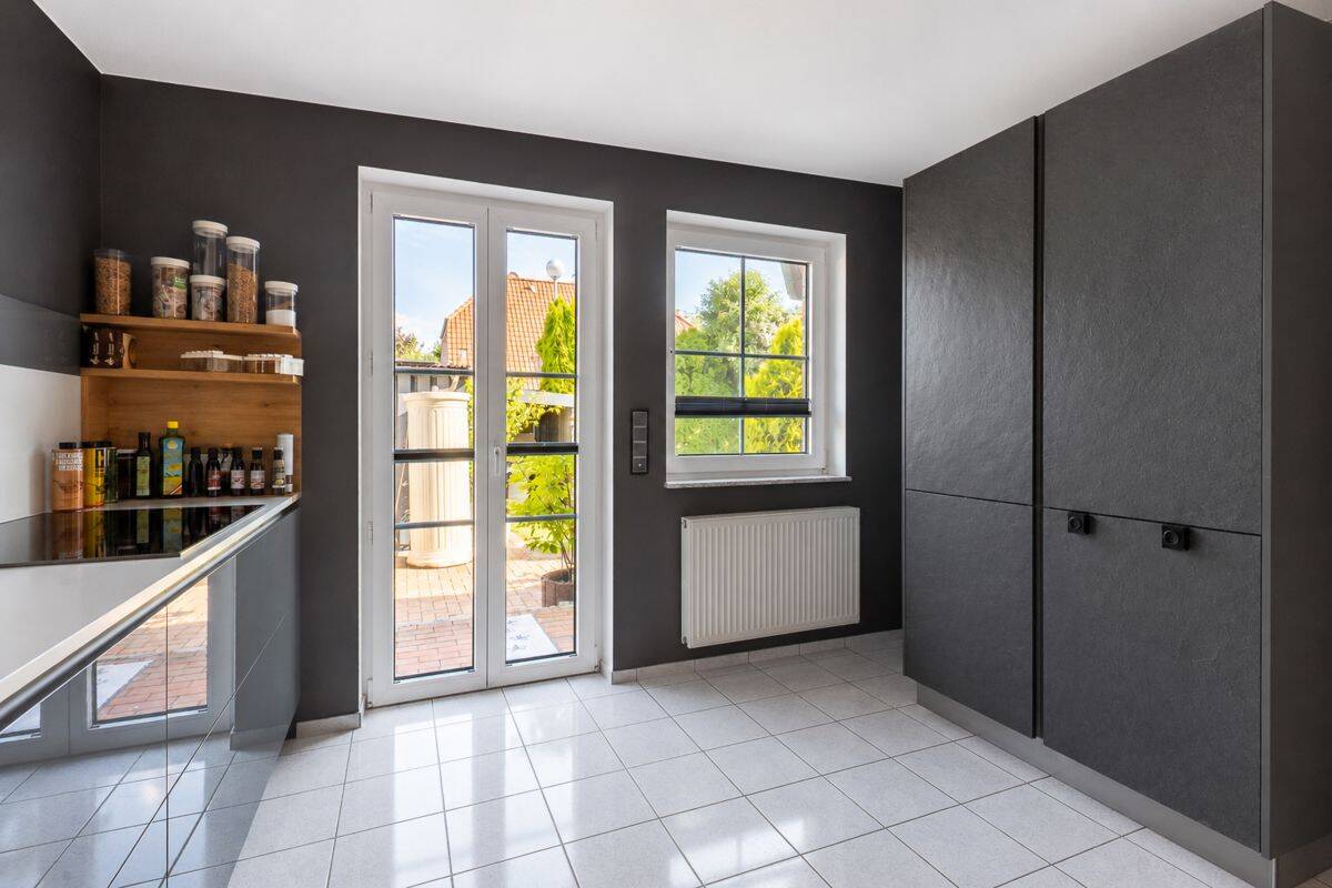 Modernes Einfamilienhaus mit Einliegerwohnung & Traumgarten in ruhiger Einfamilienhaus-Wohnlage – Greven – Vorschaubild 9