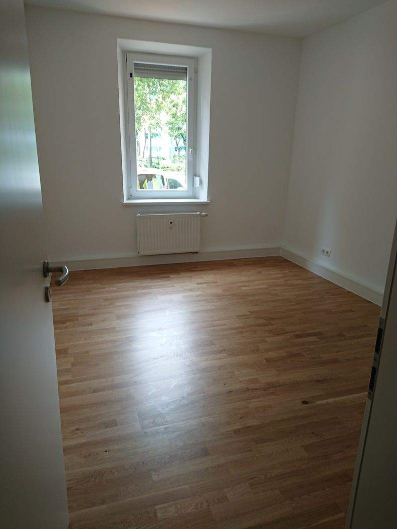 helle 2-Zimmer im EG mit Balkon & Einbauküche – Nürnberg – Vorschaubild 6