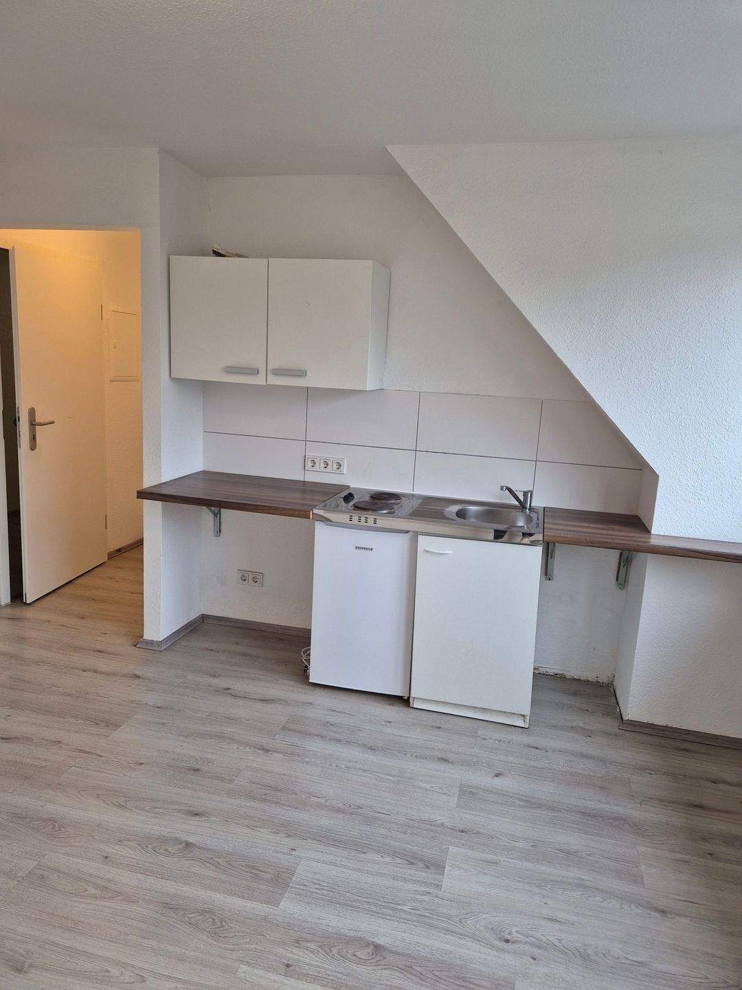 Helles 1-Zimmer-Apartment mit Küche – ideal für Singles & Pendler – Duisburg – Vorschaubild 2
