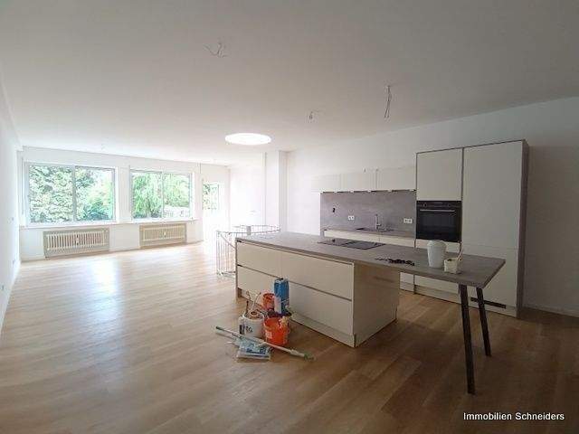 Krefeld-City, Ostwall 71: Großzügige 2-Zimmer-Maisonette mit Terrasse, Garten und hochwertiger Einbauküche