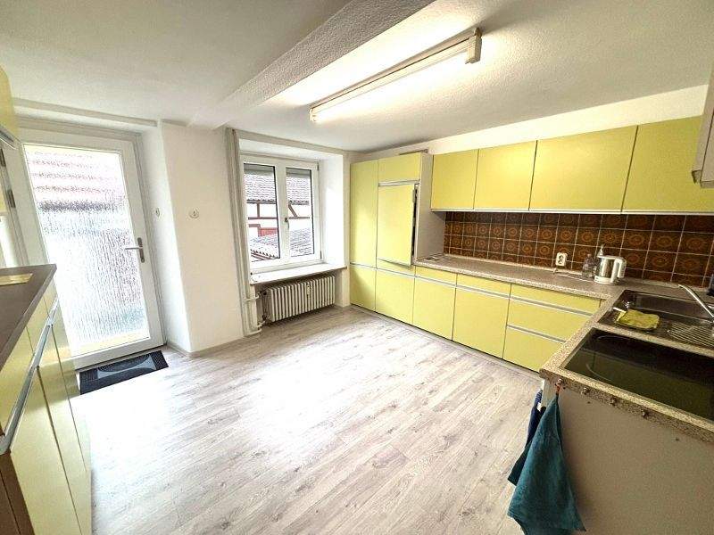 Grosszügig Wohnen! Wohnhaus mit viel Potential für Familien incl. Bauplatz – Hilzingen – Vorschaubild 8