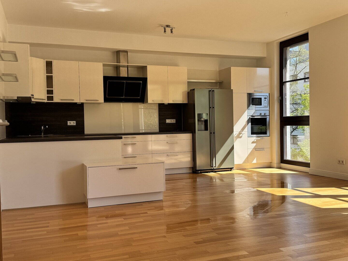 Helle, moderne 4/5-Zimmer Wohnung nahe Olivaerplatz (Rosengärten) – Berlin – Vorschaubild 3