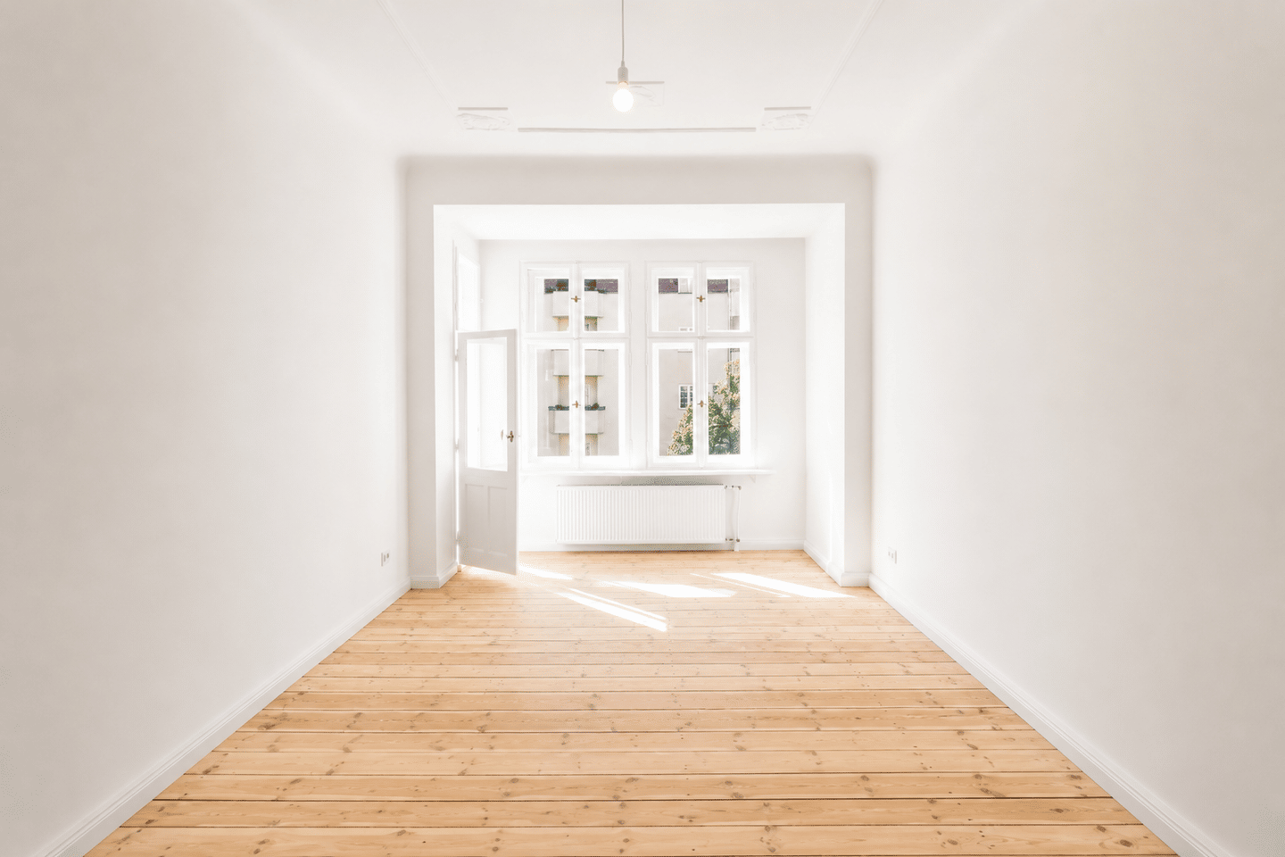Renovierte 2,5-Zimmer-Altbauwohnung mit Westbalkon (WE20) – Berlin – Bild 1 von 9