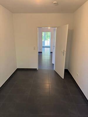 Kernsanierte 3-Zimmer-Eigentumswohnung mit großem Süd-Balkon in Huchting – 28259 Bremen – Vorschaubild 8