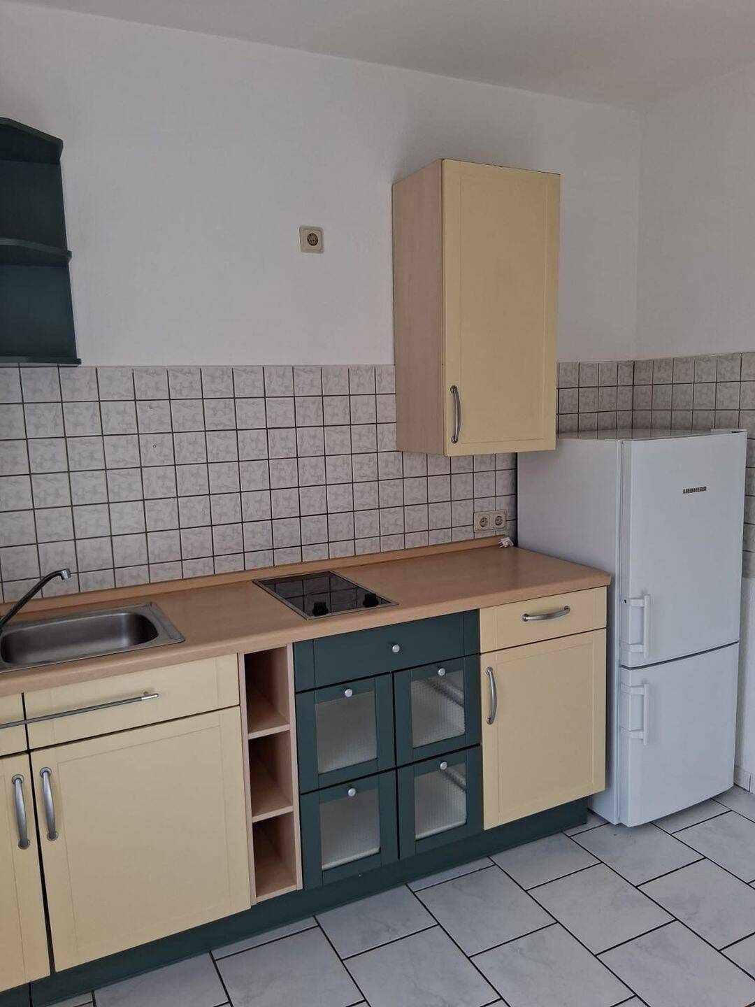 WG taugliche 2-R-Wohnung in MD-Sudenburg san. Altbau; im 2.OG 43² mit EBK .zu vermieten . – Magdeburg – Vorschaubild 2