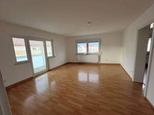 Ideale als WG, großzügige, gepflegt 3-Zimmer-Wohnung mit Wintergartenbalkon - Stadtteil Rennweg