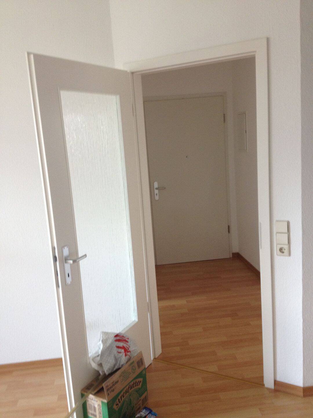 3-Raum Wohnung mit Balkon, Einbauküche, Stellplatz – Chemnitz – Vorschaubild 5