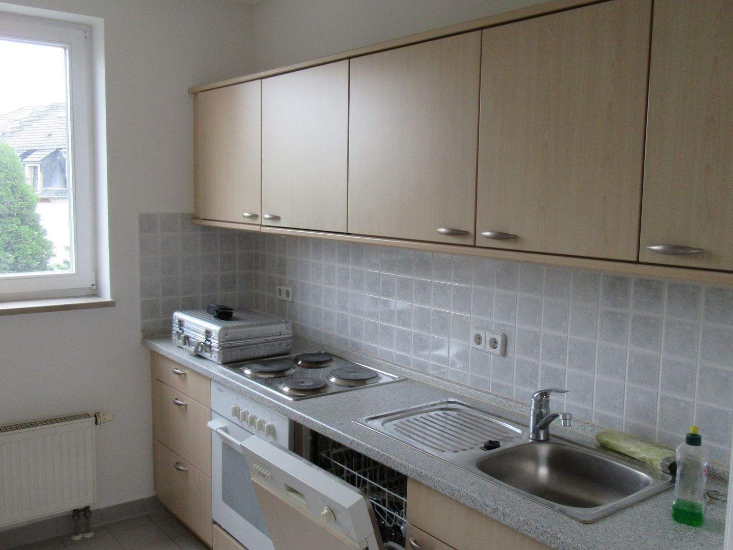 Helle und freundliche 2-Raum-Wohnung im Dresdner Norden! Mit Balkon, Einbauküche, Parkett, Aufzug und Tiefgarage in ruhiger Lage! – Dresden – Vorschaubild 8