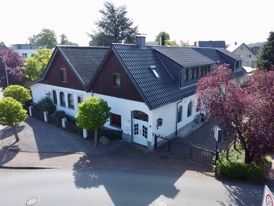 Großzügiges Wohnensemble mit Gartenidylle, Ausbaupotenzial und vielseitigen Nutzungsmöglichkeiten – Löhne – Vorschaubild 2