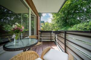 Geschmackvolle 3 Zimmer-Wohnung mit zwei Balkonen und Tiefgaragenstellplatz – 21465 Reinbek – Vorschaubild 5
