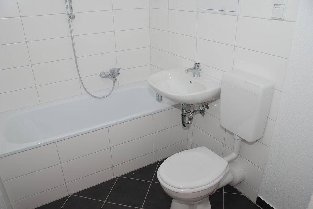 NEU sanierte 2-Raum-Wohnung in zentraler Lage – Chemnitz – Vorschaubild 3