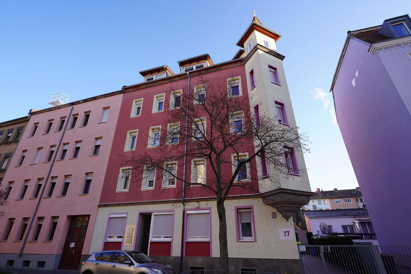 Bezugsfreie 4-Zimmer-Wohnung in saniertem Jugendstilgebäude mit Aufzug in Nürnberg Sankt Leonhard! – Nürnberg – Vorschaubild 2