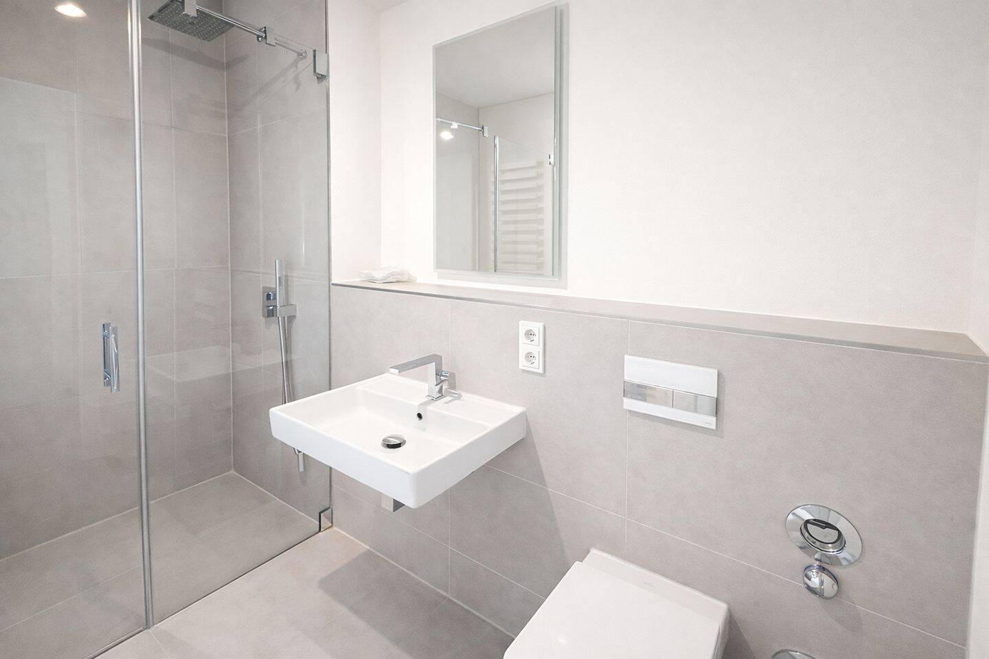 Moderne 4-Raum-Wohnung mit Südwest-Balkon – Düsseldorf – Vorschaubild 7