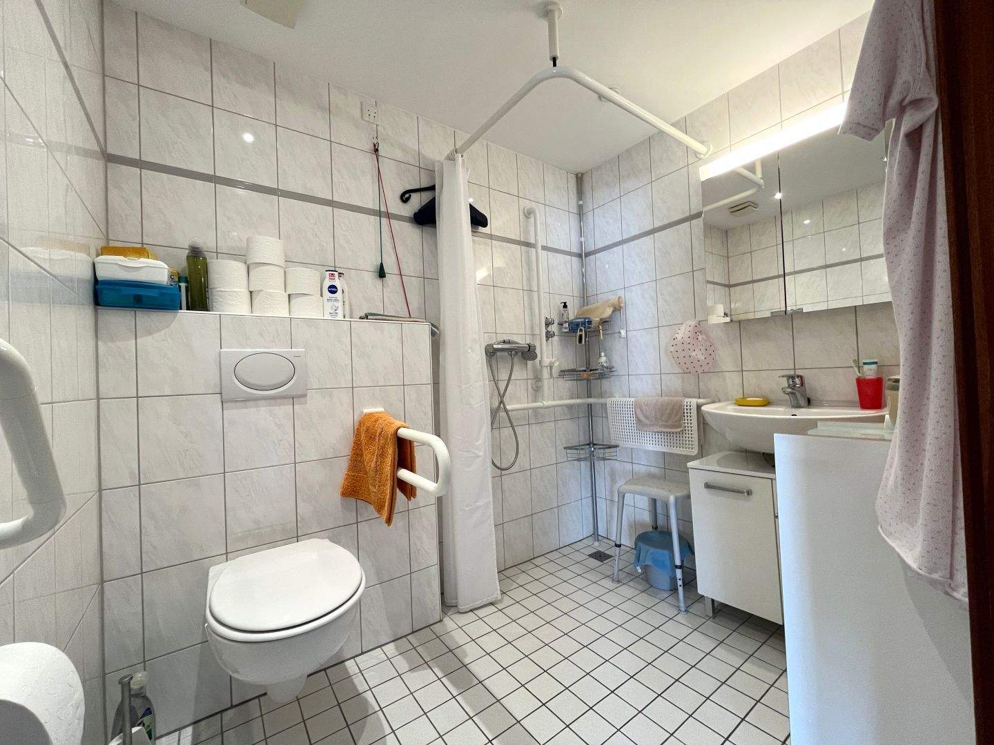 Schöne Eigentumswohnung in exklusiver Seniorenresidenz in Kassel – Kassel – Vorschaubild 6