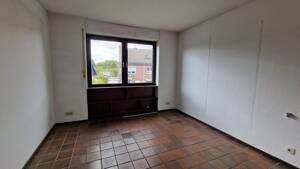 Großes, modernisierungsbedürftiges Einfamilienhaus mit 5 Schlafzimmern und drei Bädern in Richterich – 52072 Aachen – Vorschaubild 9