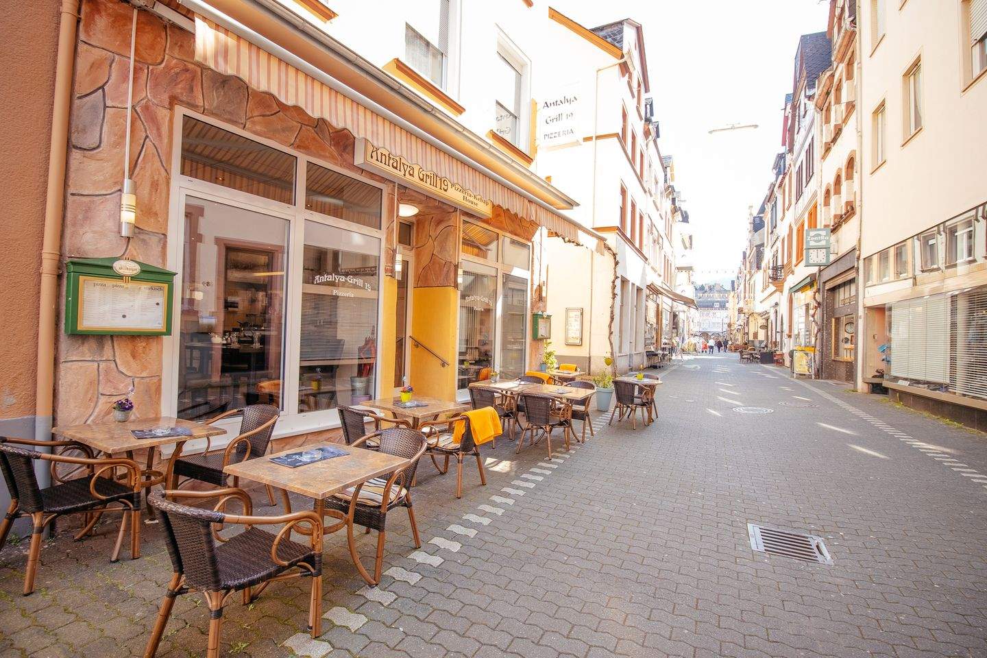 Attraktive Rendite mit bis zu 4 Wohnungen und sehr lukrativer Gastronomie in bester Lage von Zell – Zell (Mosel) – Vorschaubild 3
