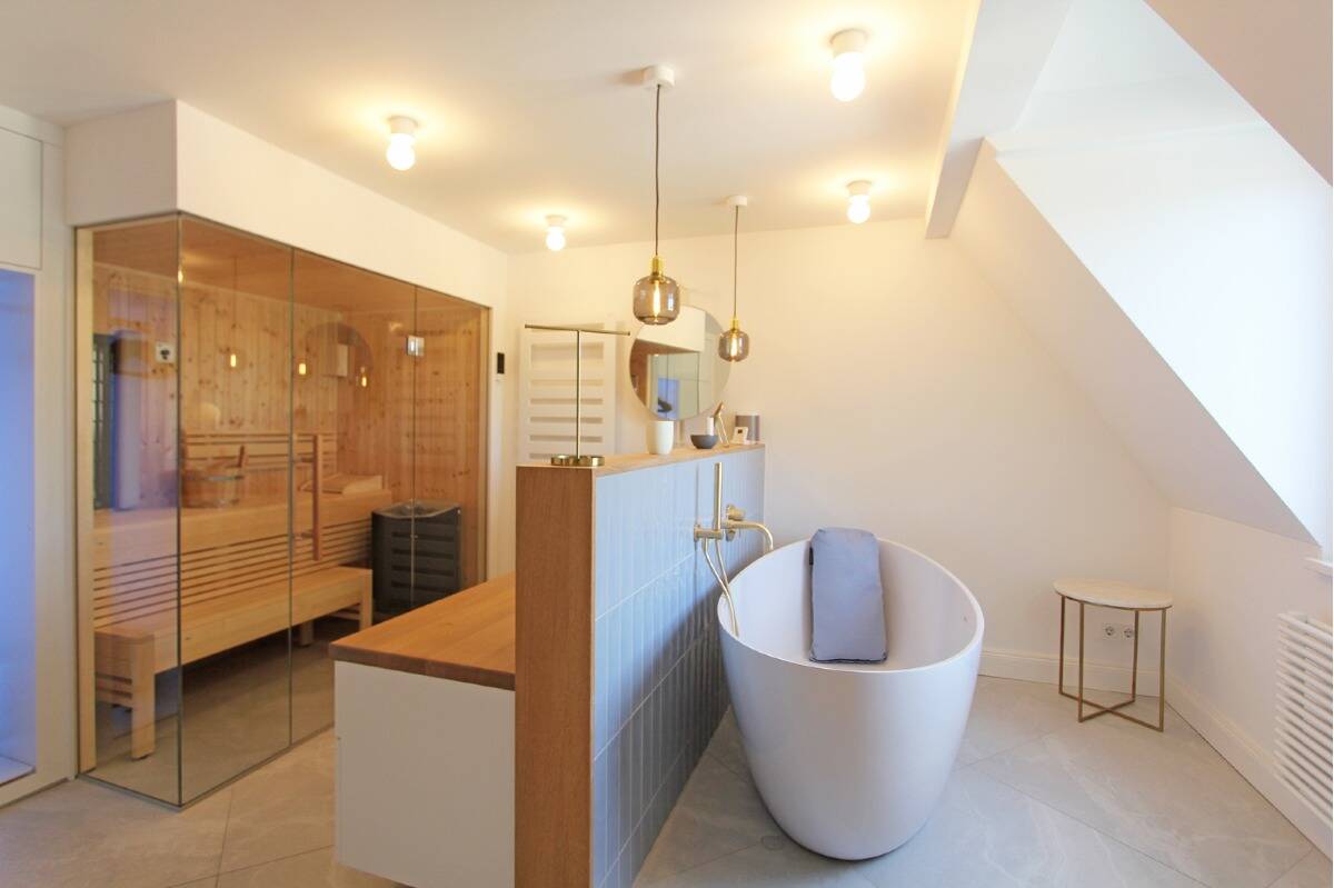 Luxuriös möblierte DG-Wohnung mit Sauna mitten im Glockenbachviertel – München – Vorschaubild 2