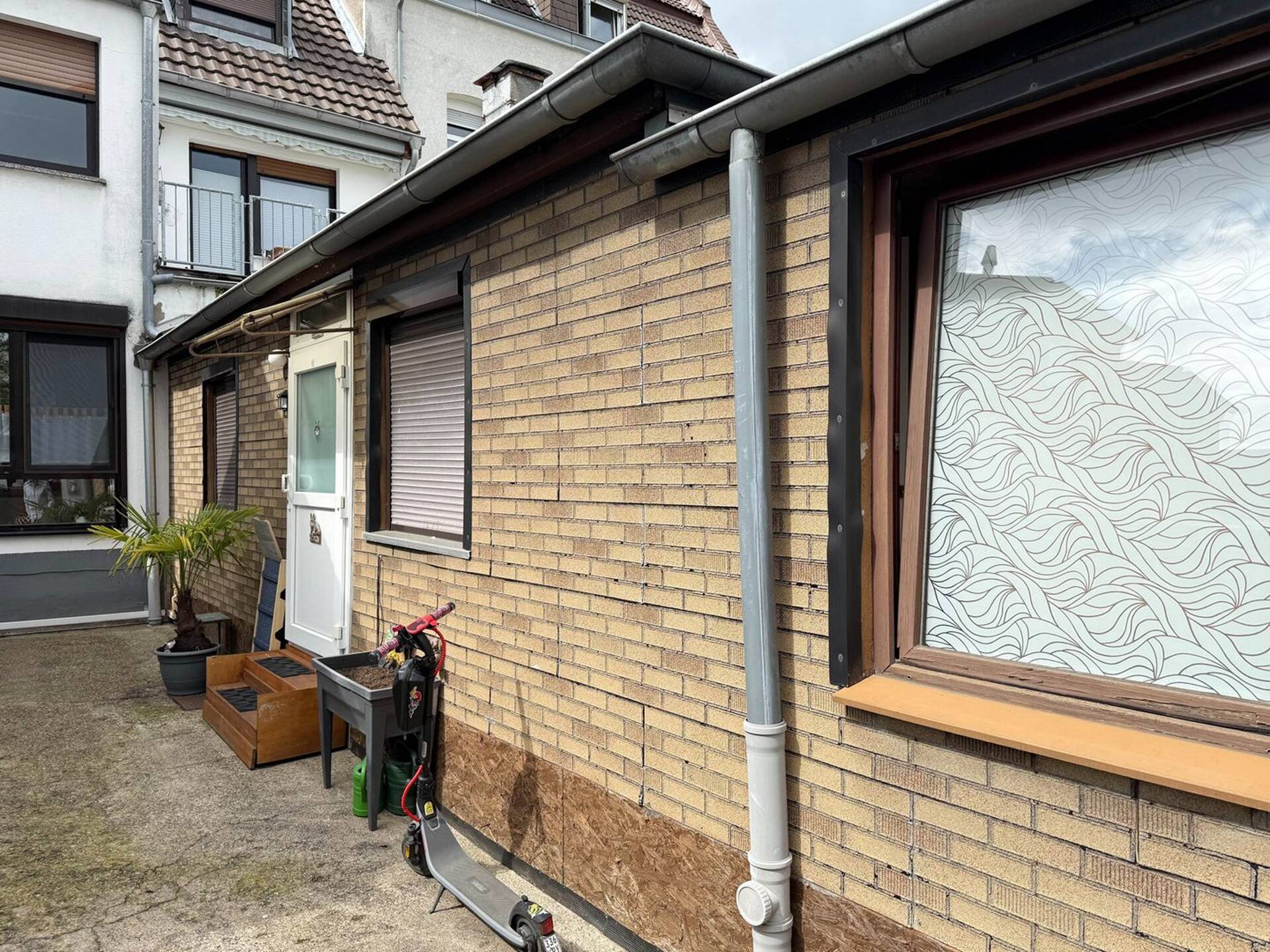 Mehrfamilienhaus in 50735 Köln mit 211 m² kaufen