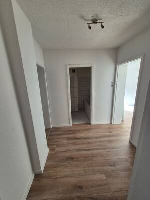 Erstbezug nach Renovierung: 3-Zimmer-Wohnung inkl. EBK – 42119 Wuppertal – Vorschaubild 6