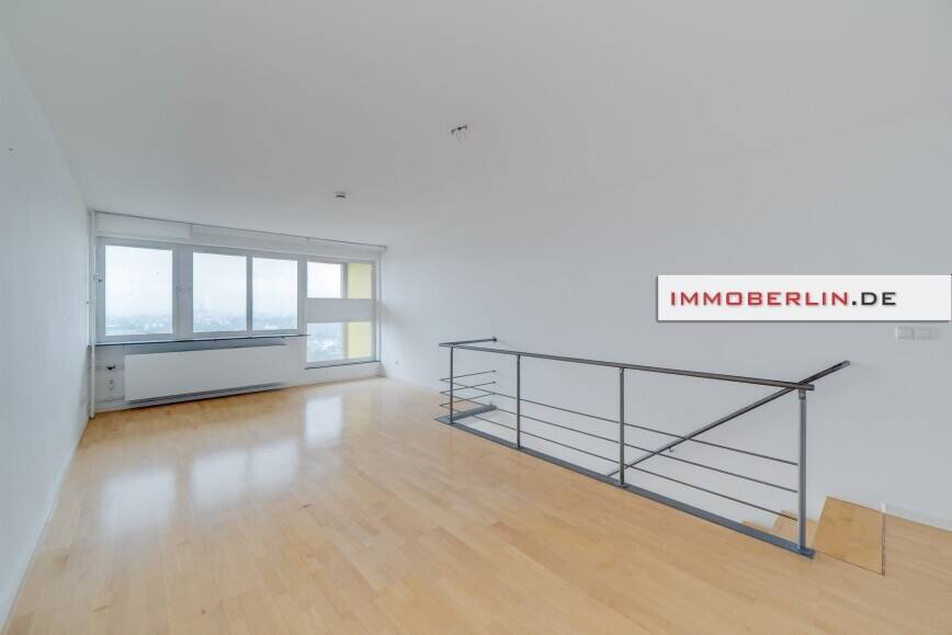 IMMOBERLIN.DE - Exklusive 3-Zimmer-Wohnung mit Loggia im Corbusierhaus nahe Olympiastadion – Berlin – Vorschaubild 5