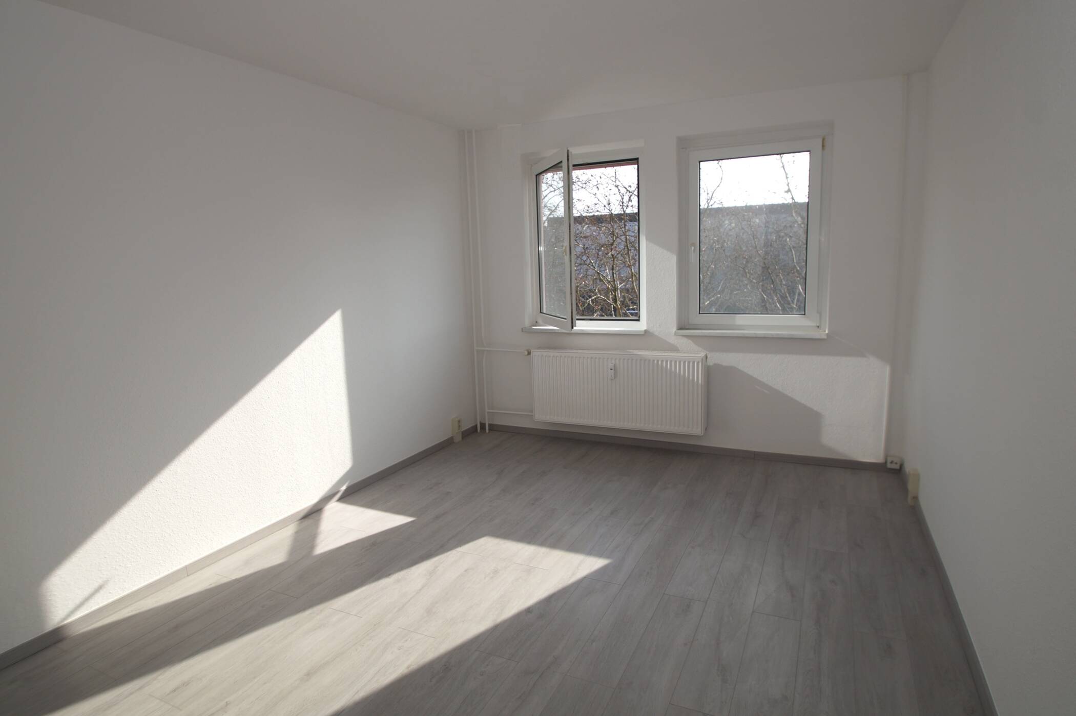 3-Zimmer-Wohnung mit Badewanne - Wohnberechtigungsschein erforderlich – Magdeburg – Vorschaubild 2