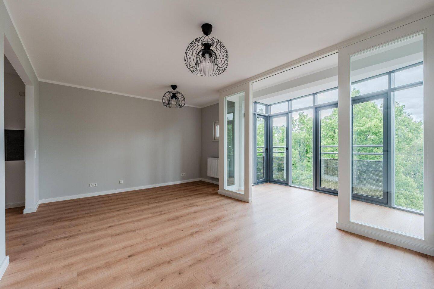 Erstbezug nach Sanierung - provisionsfreie 2-Zimmerwohnung mit Wintergarten