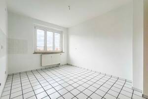 Bezugsfreie 2-Zi.-Wohnung mit Balkon und Tageslichtbad in DD-Seidnitz – 1237 Dresden – Vorschaubild 5