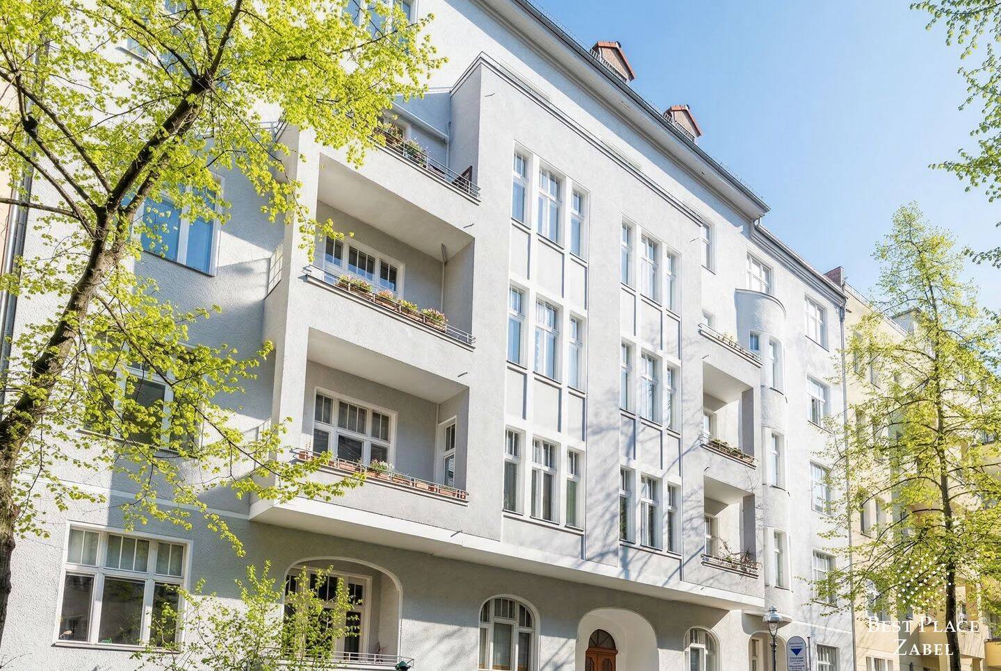 Stilvoll sanierter Altbau nahe Kurfürstendamm - Großzügiges Wohnen auf höchstem Niveau – Berlin – Bild 1 von 9