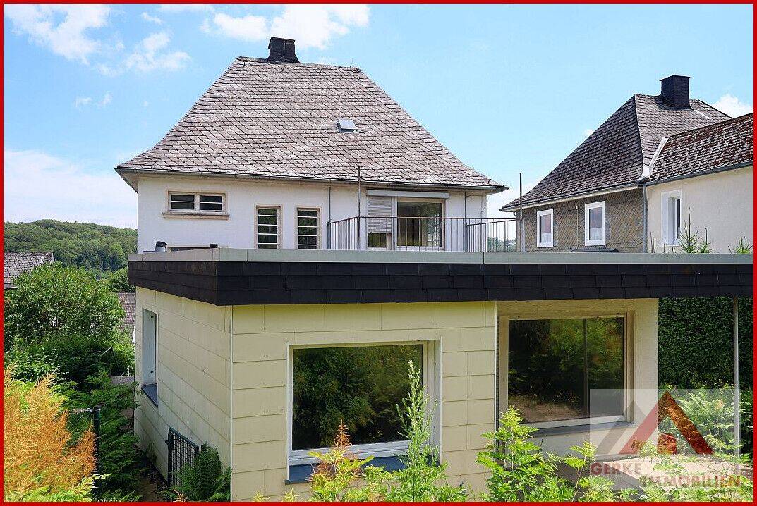 Viel Haus, viel Grundstück - renovierungsbedürftiges Ein-/Zweifamilienhaus am Rand der Innenstadt – Brilon – Vorschaubild 2