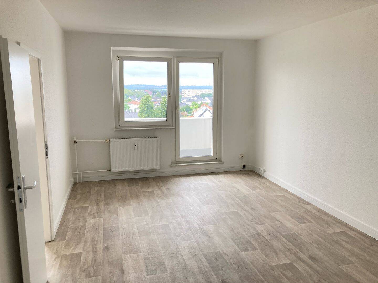 VIEL PLATZ - 4RW in Neu-Olvenstedt! – Magdeburg – Bild 1 von 8