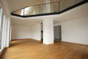 Großzügige Galeriewohnung ca. 109,5 m² W/NFL. / große Dachterr. / Aufzug / TG / Provisionsfrei