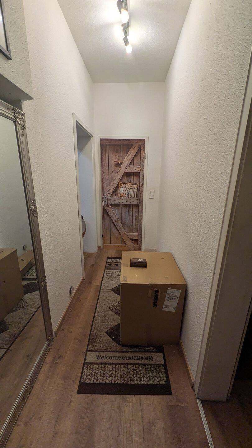 Große zwei Zimmerwohnung zu vermieten