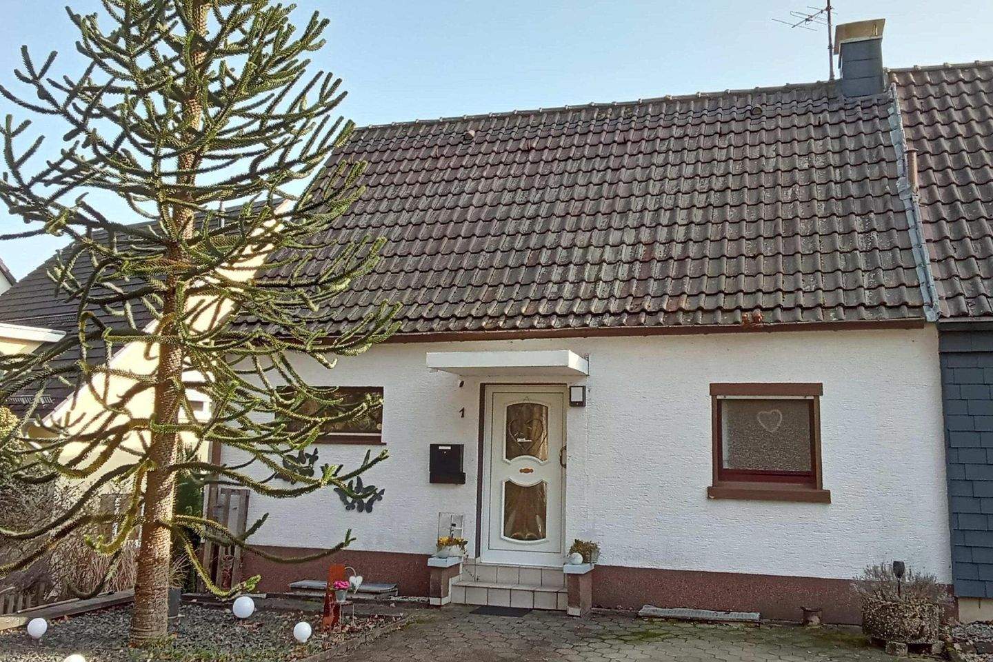 Einfamilienhaus mit Einliegerwohnung in ruhiger Toplage vom Börkey - ideal für Mehrgenerationen oder zur Vermietung – Gevelsberg – Bild 1 von 9